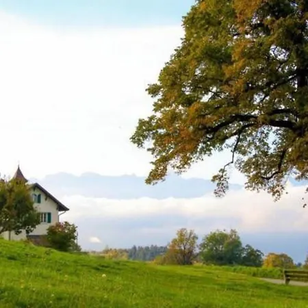 In Renoviertes - 3 Pers- By Interhome